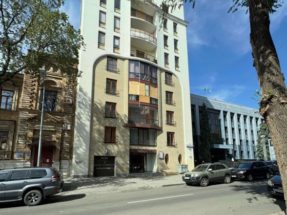 D1M Здам в оренду паркомісце в підземному паркінгу. Центр міста Харьков