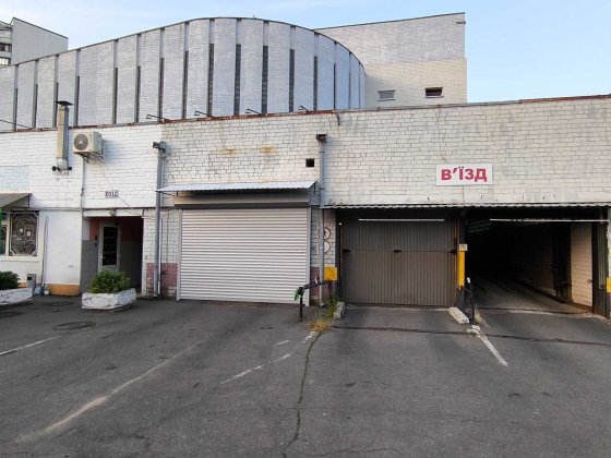 Актуально! Оренда. Цегляний гараж в паркінгу на вул. Кошиця 1/38