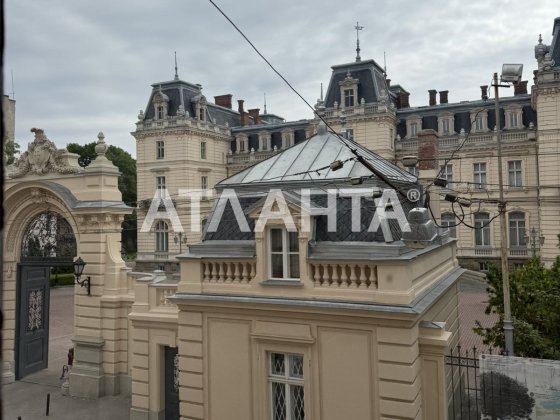 Продаж 2 кім. квартири на вул. Коперніка з виглядом на палац Потоцьких Львів