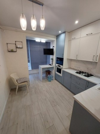 ЖК Лазурний 4к квартира - фото 1