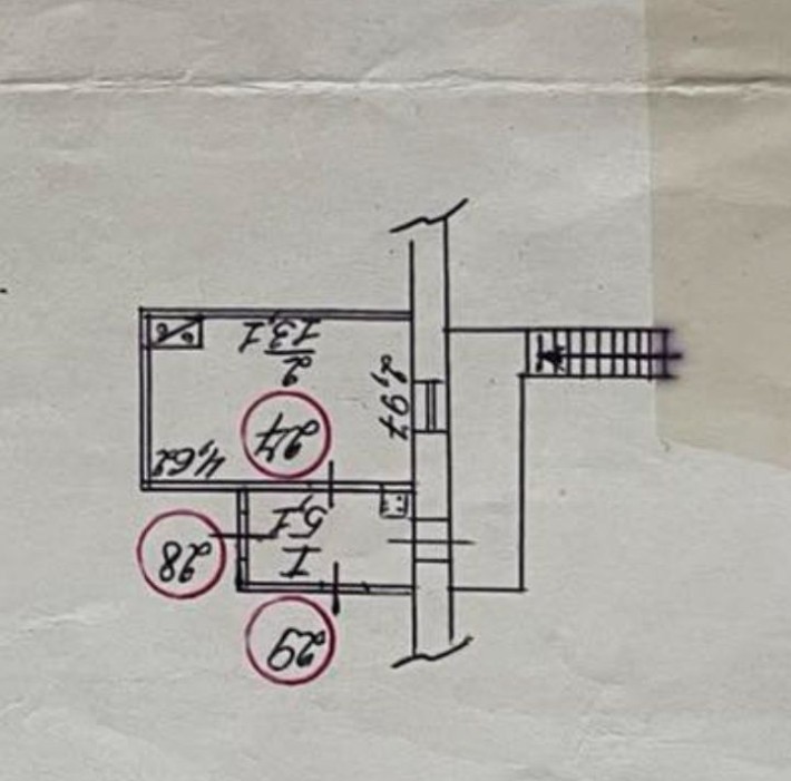 Продаю 1комнатную квартиру в центре. - фото 1
