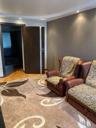 Продам 2-кімнатну на Адміральській - фото 1