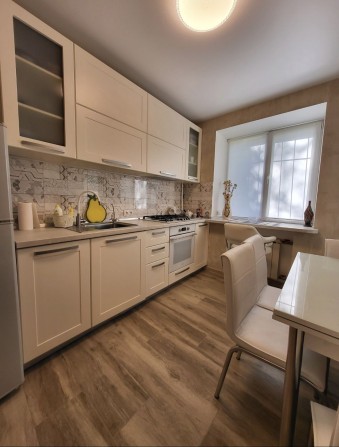 Продажа 3 комнатной квартиры в Бородинском м-не - фото 1