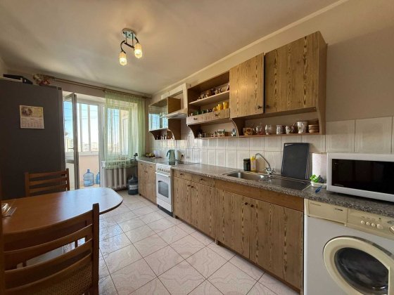 Продаж квартири по вул. Зубрівська, цегла Львів