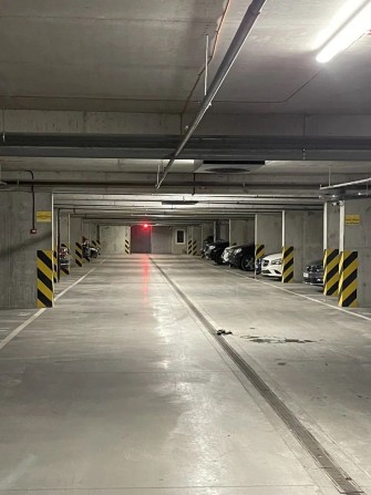 Підземний паркінг для електромобіля,  просп. Лобановського - фото 1