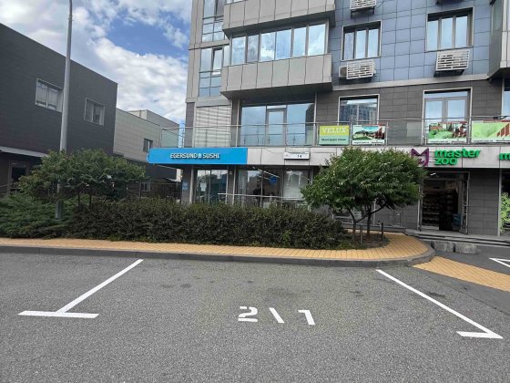 Без %. Оренда паркомісця №2/1, Дніпровська наб.14, ЖК River Stone Киев