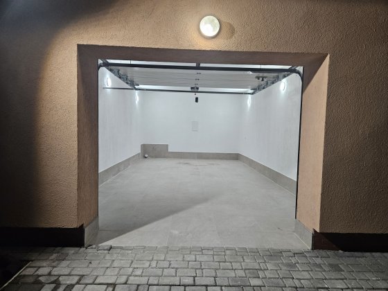 Здається в оренду гараж, площа 32кв, Львів Сокільники