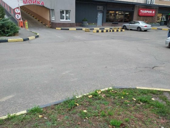 Сдам парковочное место(ул.Заболотного/Сахарова 22) Лески