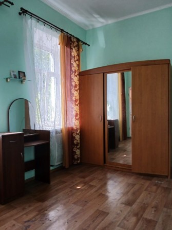Двухкімнатна квартира біля дитячого майданчика - фото 1