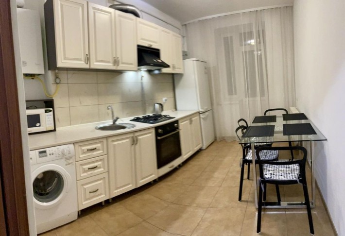 Продам квартиру вул.Під Голоском 8 (Карпатбуд) - фото 1