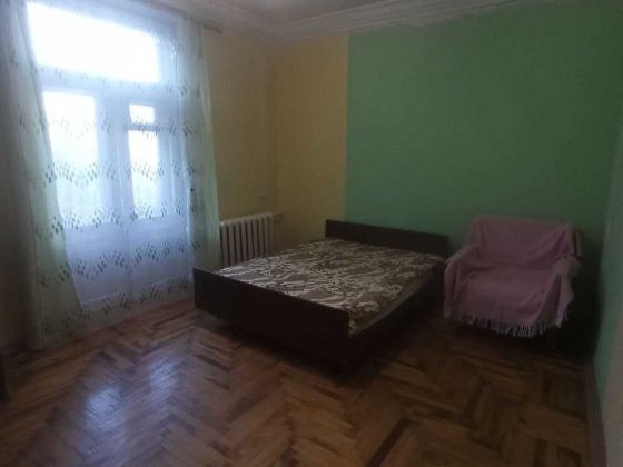 Продам 2-х комнатную квартиру на Малом рынке, по проспекту Соборный Запоріжжя