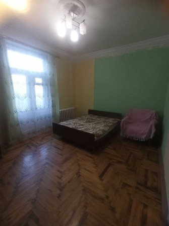 Продам 2-х комнатную квартиру на Малом рынке, по проспекту Соборный - фото 1