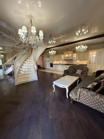 Собственник ‼️Большая квартира в самом центре . Торг‼️ - фото 1