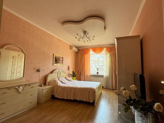 2к кв ТЦ Україна,вул Леоніда Жаботинського Запорожье