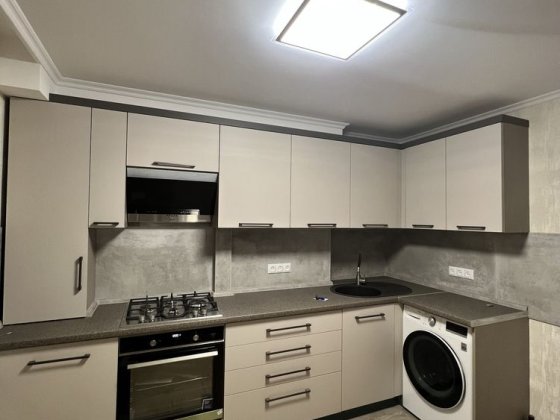 В Продажу 3 к к в р-ні Пл. Перемоги з євроремотом Миколаїв