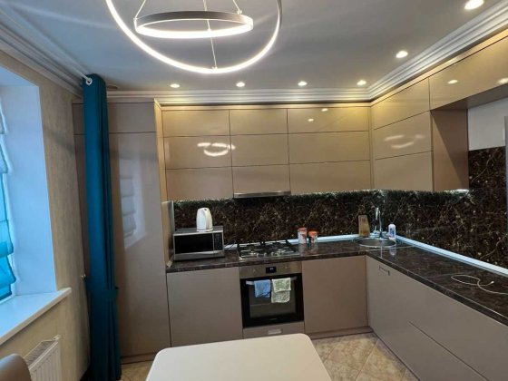 Продам  дизайнерскую  квартиру  ЖК Пражский квартал Без комиссии Петропавловская Борщаговка