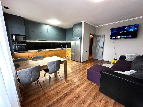 Продаж 3-кімнатної 2-поверхової квартири (Петропавлівська Борщагівка) Петропавловская Борщаговка