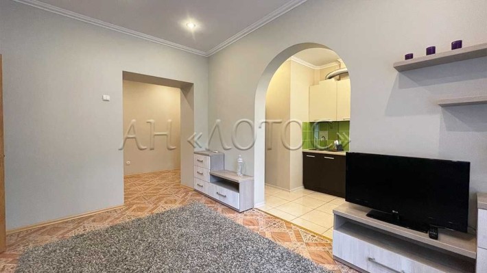 Продажа 2хкомнатной Сталинки.50 метров от Соборной. Квартира-крепость! - фото 1