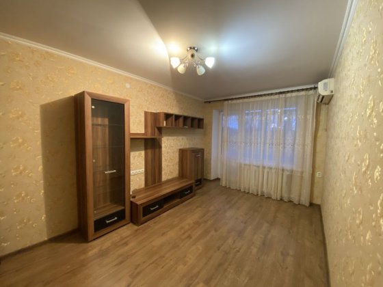 Гарна квартра на ЮТЗ (вул. Театральна) Миколаїв