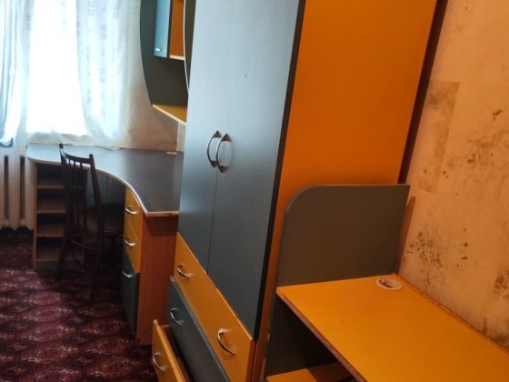 Продаю 3к/кв Адмиральская 4/5 56/42/6,балкон ,колонка 23000 Николаев