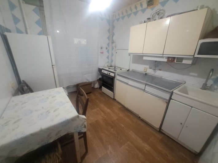 Продам  Глушко / Киевский рынок 2х комнатную квартиру - фото 1
