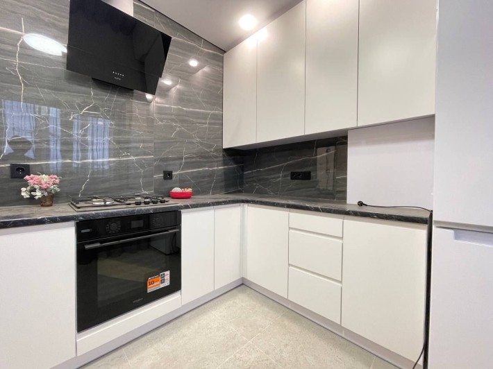 Гарна квартира 45 м2 поряд з Софія Сіті на Боголюбова 27а - фото 1