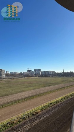Вид на Ипподром! Продам 2 комн 67 м2 ЖК 60 Жемчужина! Краснова. - фото 1