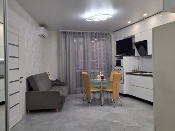 Красуня в ЖК Уютний квартал в Софіївській Борщагівці. Софиевская Борщаговка