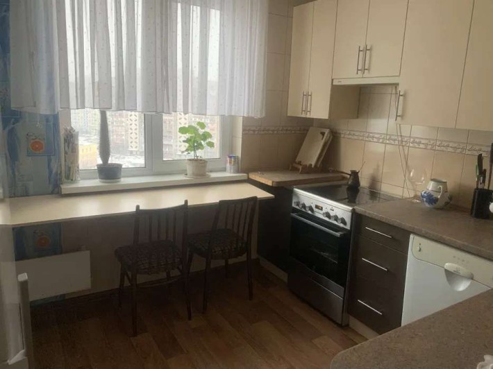 Продаж 3-к квартири вул. Ахматової Анни 16в - фото 1