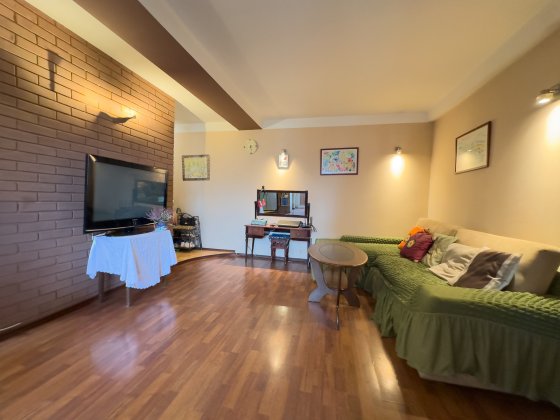 Продаж 2 кімн квартири 46 кв. м на вул. Володимира Сікевича 12, Севастопільска площа Киев