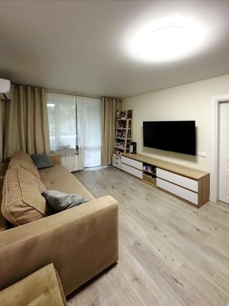 Продається двокімнатна квартира на вулиці Олега Мудрака( Наумова) 41. - фото 1