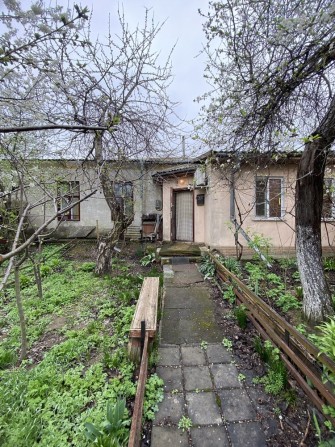 Продам полдома центр города - фото 1