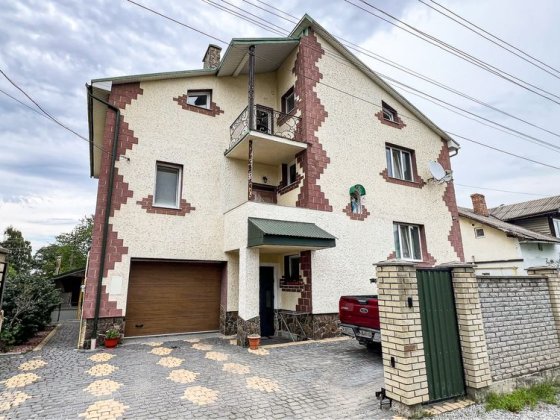 Продається просторий і затишний будинок у м. Борислав Борислав