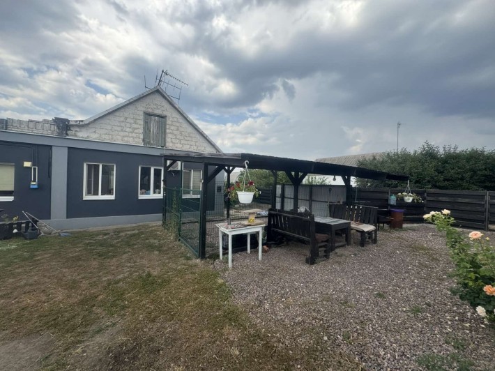 Продам небольшой дом с мебелью и техникой. Романково. - фото 1