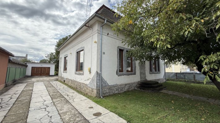 Будинок в місті Виноградів - фото 1