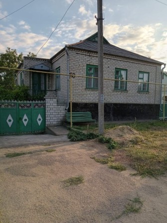 Продам 2х этажный дом. - фото 1