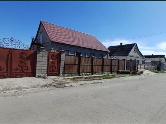 Продам  Большой дом правый берег р-н Жд Кам'янське