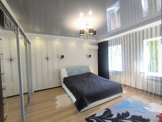 Район вокзалу ,в м.Дергачі будинок с євро ремонтом у продажу Дергачі