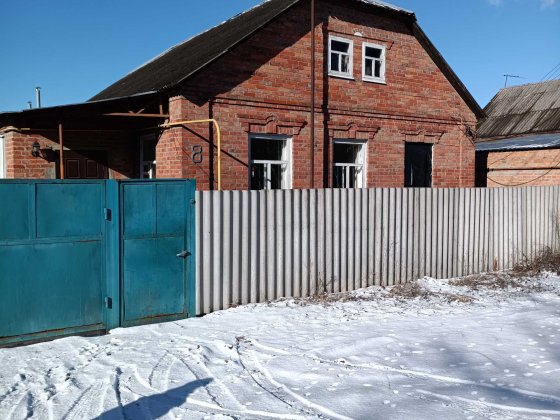 Продаж, обмін будинку і земельної ділянки поряд в місті Дергачі. Дергачі