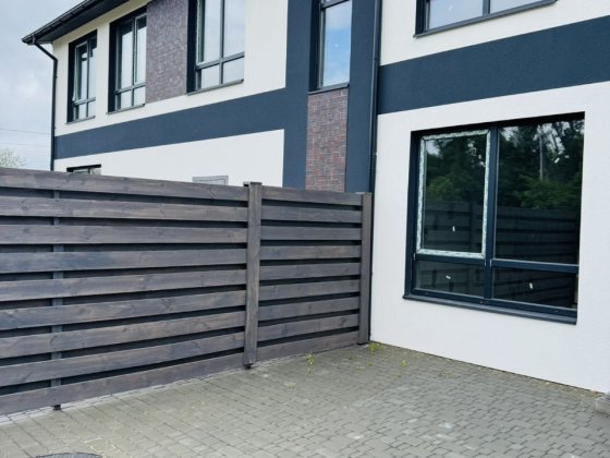 Таунхаус з заднім подвір'ям Гостомель