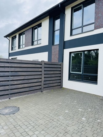 Таунхаус з заднім подвір'ям - фото 1