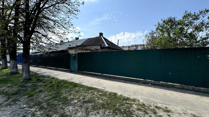 Будинок під ремонт 74м2, самий центр Гостомель, центральні комунікації - фото 1