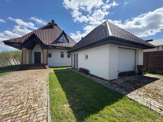 Продам будинок з ремонтом 169 м2 з виходом до озера Гостомель