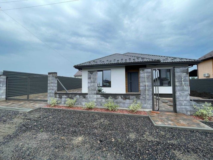 Гарний одноповерховий окремий будинок і тільки ваша велика ділянка - фото 1