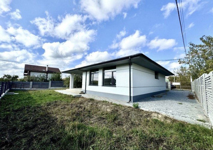 Одноповерховий будинок у Гостомелі, 5 соток, з чистовою - фото 1