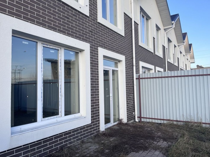 Угловой Таун Хаус с ЧИСТОВОЙ! Газифицирован! Участок 2,5 сотки! - фото 1