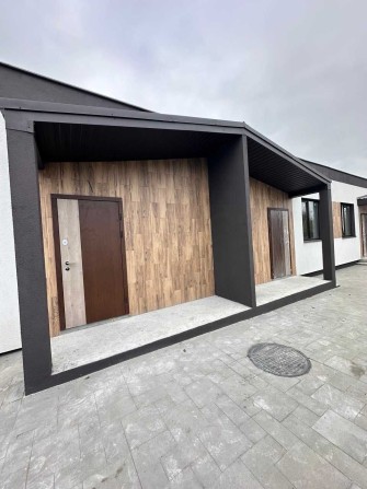 Продам одноповерховий таунхаус з ремонтом у центрі Гостомеля - фото 1