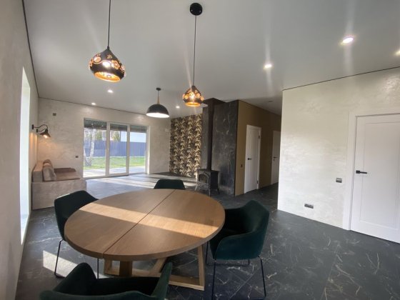 Будинок біля озера з ремонтом та меблями! Гостомель