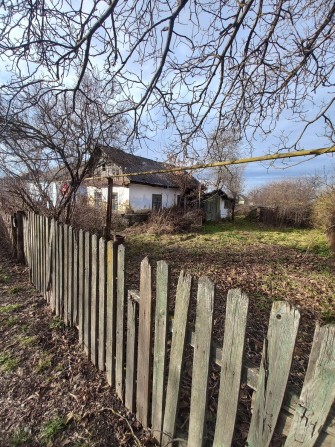 Продаж глинобитного будинку із земельною ділянкою 10 с - фото 1