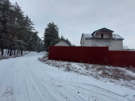 Продам  дом в г. Змиев у хвойного леса Змиев